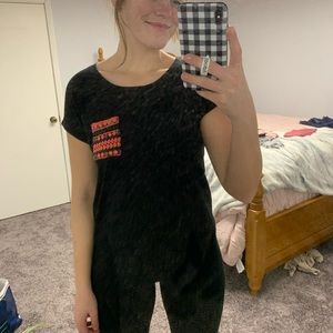 Black multicolor sequin causal tee